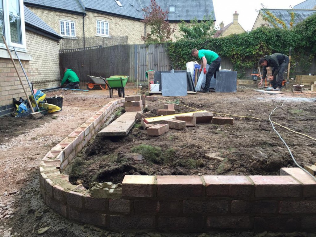 building retaining wall with bricks