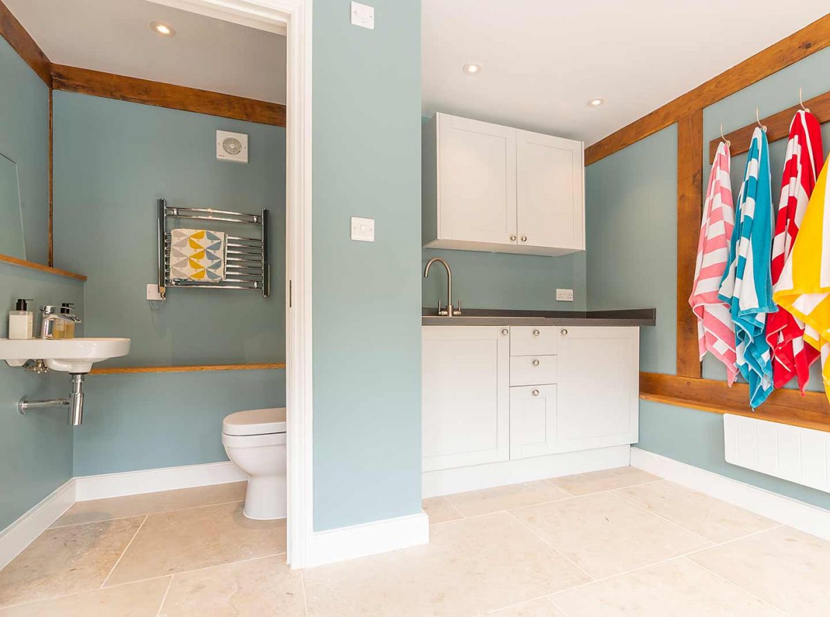 Garden room with bathroom